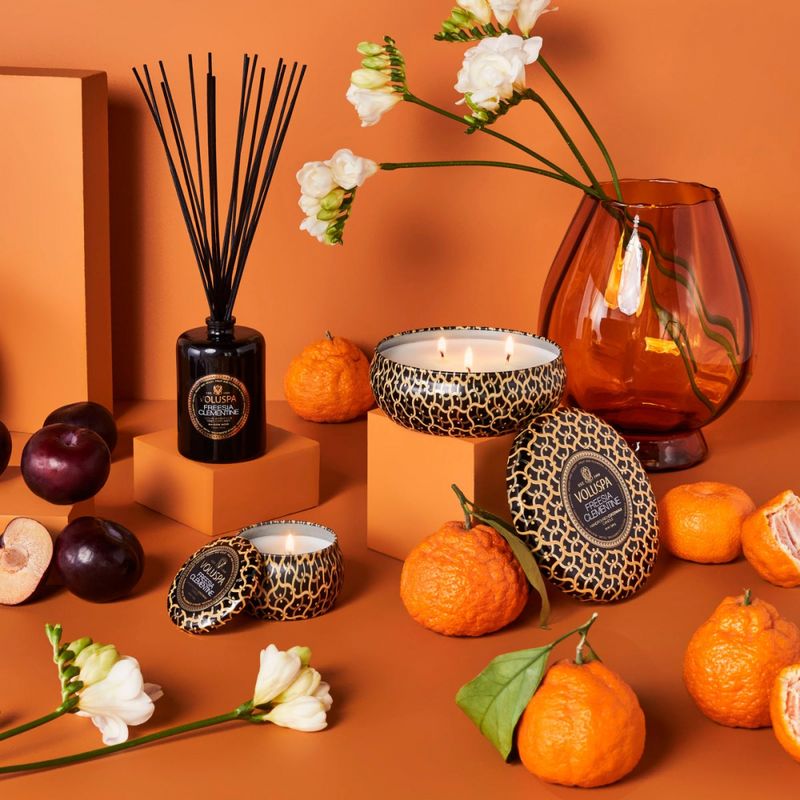 Voluspa Freesia Clementine 3-Wick Tin Candle 40timer